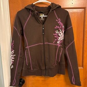Mountain Hardware hoodie
